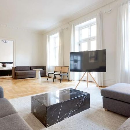 Moderen And Sleek 3Br With Bath By The Lakes And Metro Koppenhága Kültér fotó
