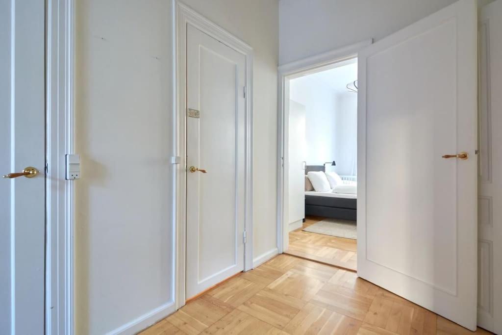 Moderen And Sleek 3Br With Bath By The Lakes And Metro Koppenhága Kültér fotó