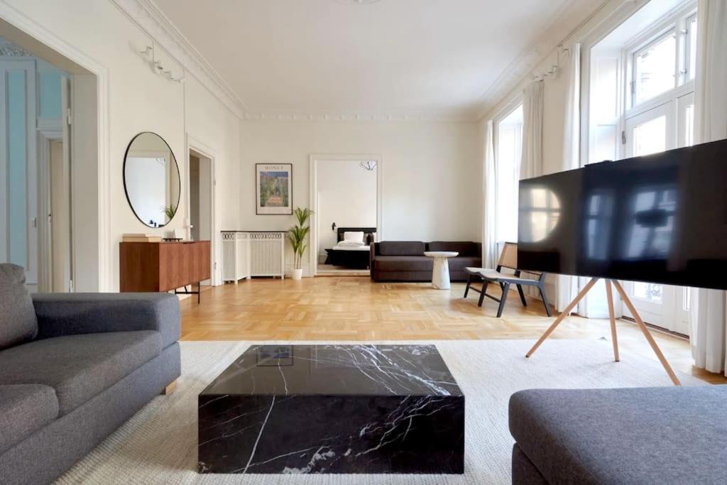 Moderen And Sleek 3Br With Bath By The Lakes And Metro Koppenhága Kültér fotó