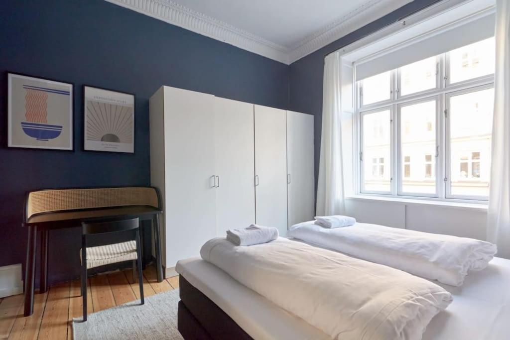 Moderen And Sleek 3Br With Bath By The Lakes And Metro Koppenhága Kültér fotó