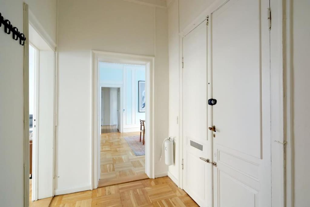 Moderen And Sleek 3Br With Bath By The Lakes And Metro Koppenhága Kültér fotó