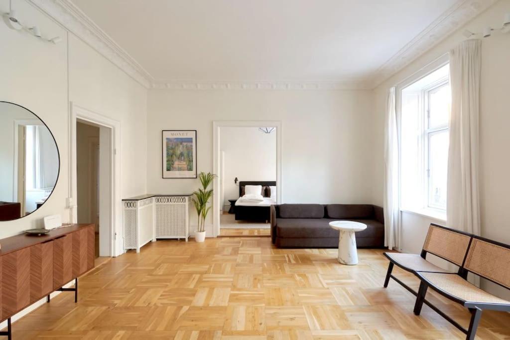 Moderen And Sleek 3Br With Bath By The Lakes And Metro Koppenhága Kültér fotó