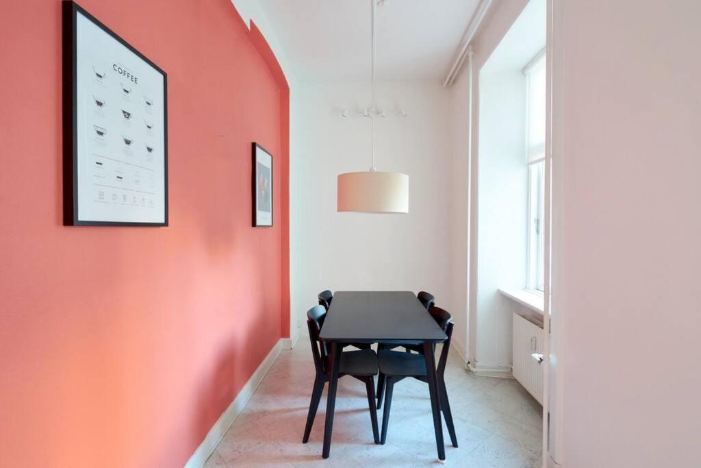 Moderen And Sleek 3Br With Bath By The Lakes And Metro Koppenhága Kültér fotó